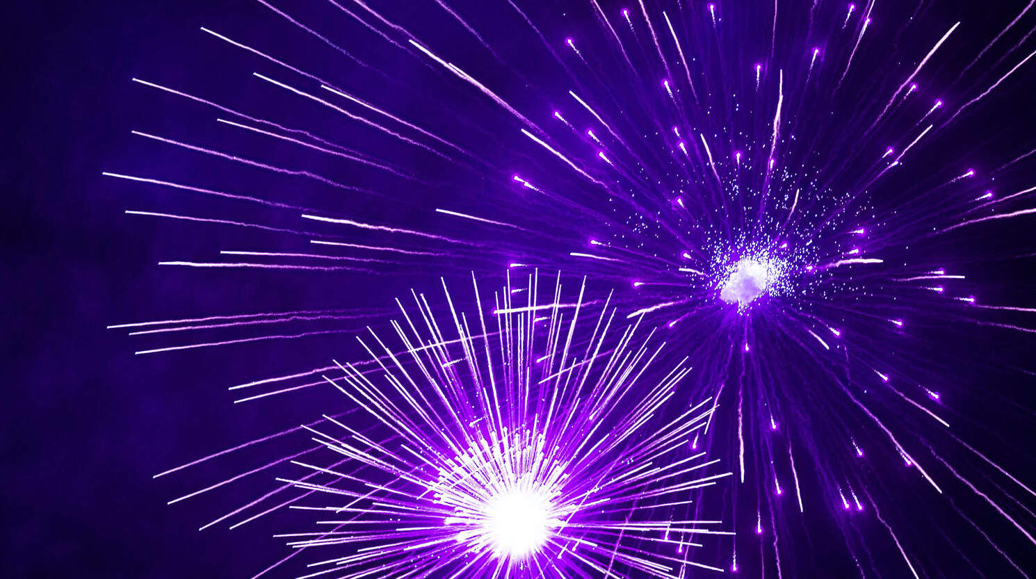 what element makes purple fireworks